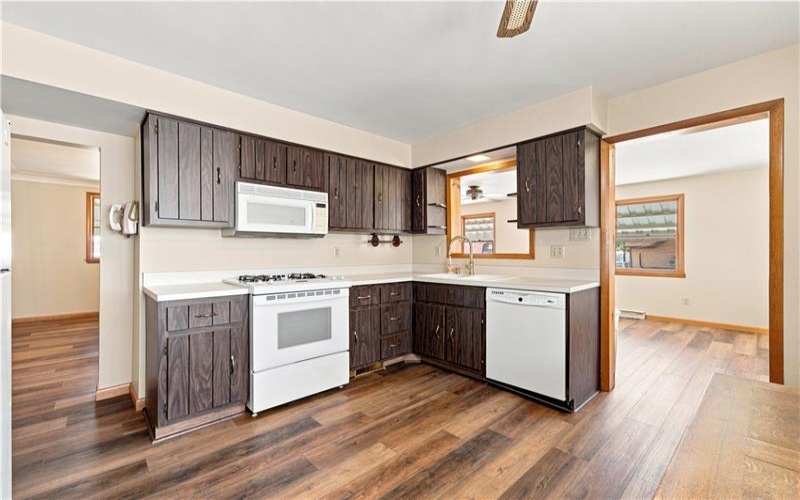 16 5th, Youngwood, 15697, 3 Bedroom Bedrooms, 9 Room Rooms,2.1 BathroomBathrooms,Residential,For Sale,5th,1767054