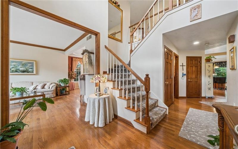 32 Hawthorne Ln, penn Twp, 15642, 4 Bedroom Bedrooms, 11 Room Rooms,4.1 BathroomBathrooms,Residential,For Sale,Hawthorne Ln,1767059