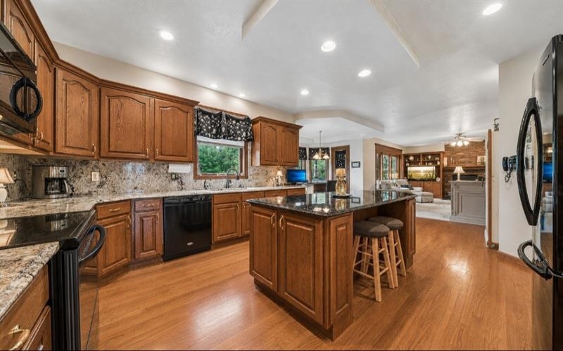 32 Hawthorne Ln, penn Twp, 15642, 4 Bedroom Bedrooms, 11 Room Rooms,4.1 BathroomBathrooms,Residential,For Sale,Hawthorne Ln,1767059