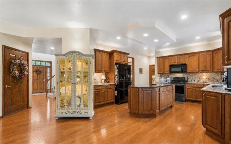 32 Hawthorne Ln, penn Twp, 15642, 4 Bedroom Bedrooms, 11 Room Rooms,4.1 BathroomBathrooms,Residential,For Sale,Hawthorne Ln,1767059