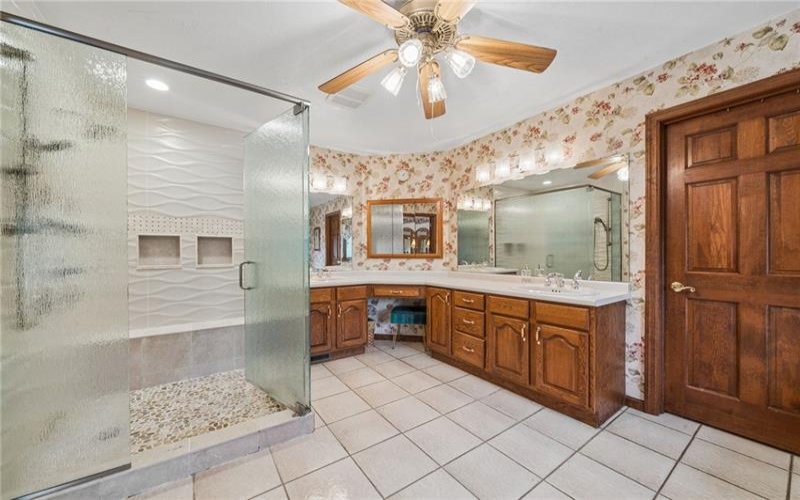 32 Hawthorne Ln, penn Twp, 15642, 4 Bedroom Bedrooms, 11 Room Rooms,4.1 BathroomBathrooms,Residential,For Sale,Hawthorne Ln,1767059