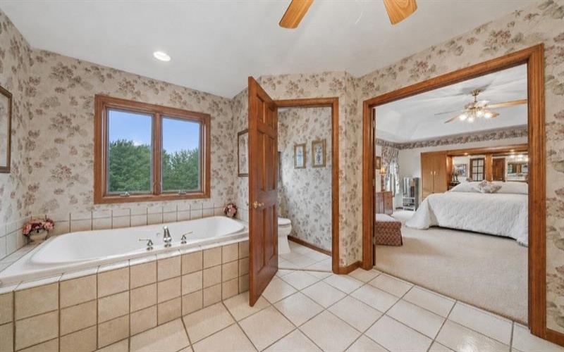 32 Hawthorne Ln, penn Twp, 15642, 4 Bedroom Bedrooms, 11 Room Rooms,4.1 BathroomBathrooms,Residential,For Sale,Hawthorne Ln,1767059