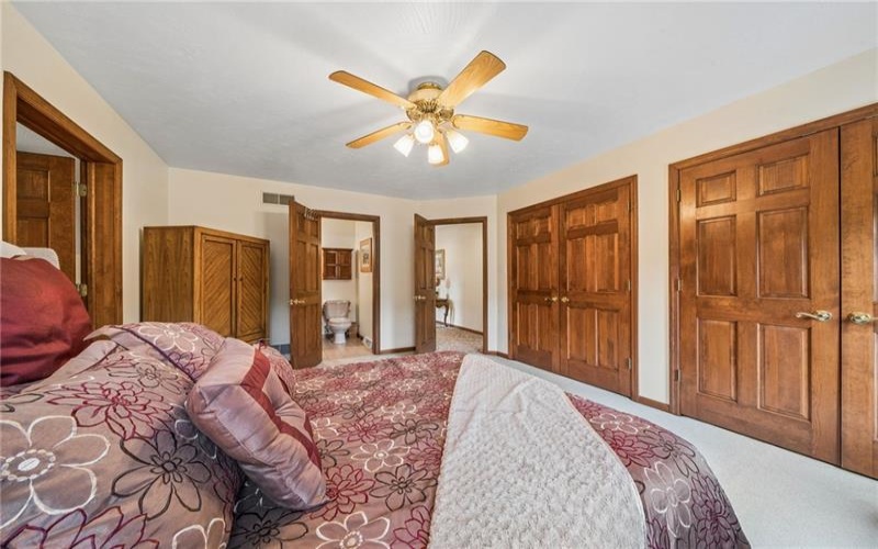 32 Hawthorne Ln, penn Twp, 15642, 4 Bedroom Bedrooms, 11 Room Rooms,4.1 BathroomBathrooms,Residential,For Sale,Hawthorne Ln,1767059