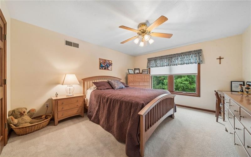 32 Hawthorne Ln, penn Twp, 15642, 4 Bedroom Bedrooms, 11 Room Rooms,4.1 BathroomBathrooms,Residential,For Sale,Hawthorne Ln,1767059