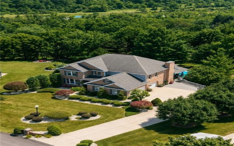 32 Hawthorne Ln, penn Twp, 15642, 4 Bedroom Bedrooms, 11 Room Rooms,4.1 BathroomBathrooms,Residential,For Sale,Hawthorne Ln,1767059