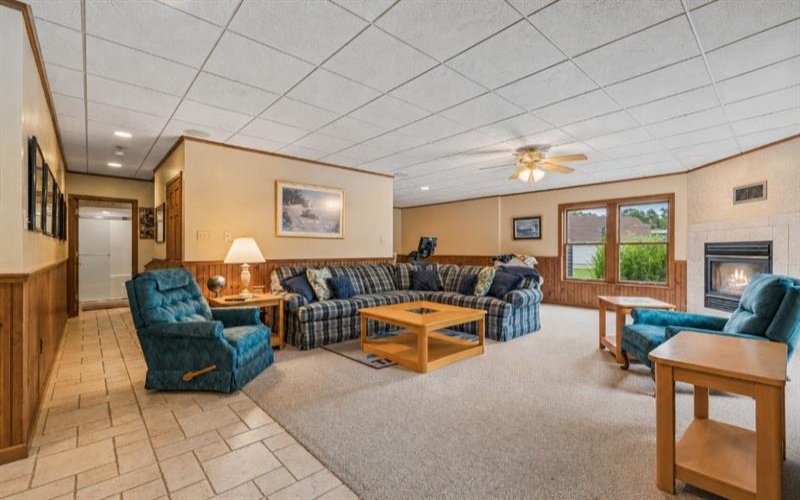 32 Hawthorne Ln, penn Twp, 15642, 4 Bedroom Bedrooms, 11 Room Rooms,4.1 BathroomBathrooms,Residential,For Sale,Hawthorne Ln,1767059