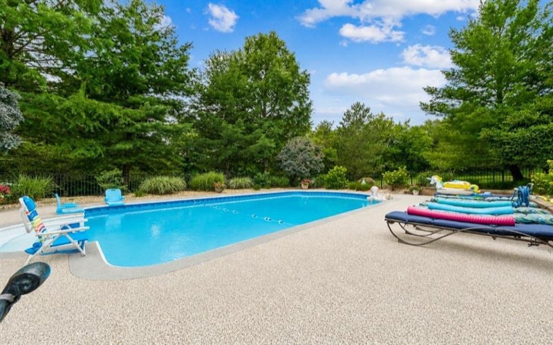 32 Hawthorne Ln, penn Twp, 15642, 4 Bedroom Bedrooms, 11 Room Rooms,4.1 BathroomBathrooms,Residential,For Sale,Hawthorne Ln,1767059