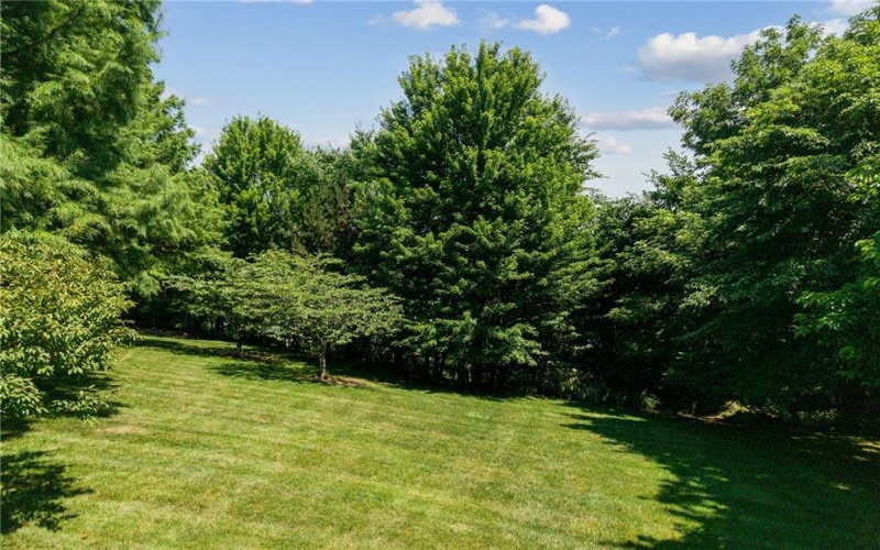 32 Hawthorne Ln, penn Twp, 15642, 4 Bedroom Bedrooms, 11 Room Rooms,4.1 BathroomBathrooms,Residential,For Sale,Hawthorne Ln,1767059