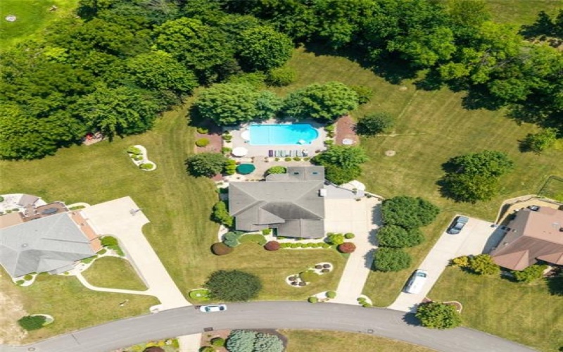 32 Hawthorne Ln, penn Twp, 15642, 4 Bedroom Bedrooms, 11 Room Rooms,4.1 BathroomBathrooms,Residential,For Sale,Hawthorne Ln,1767059