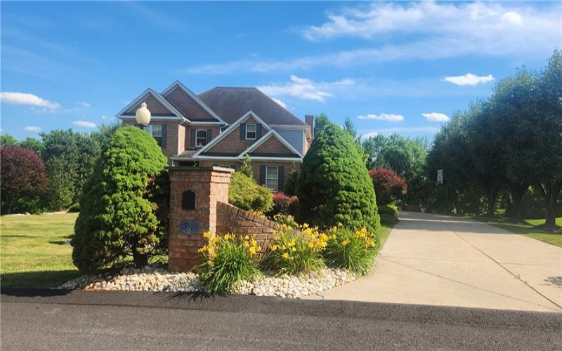 32 Hawthorne Ln, penn Twp, 15642, 4 Bedroom Bedrooms, 11 Room Rooms,4.1 BathroomBathrooms,Residential,For Sale,Hawthorne Ln,1767059