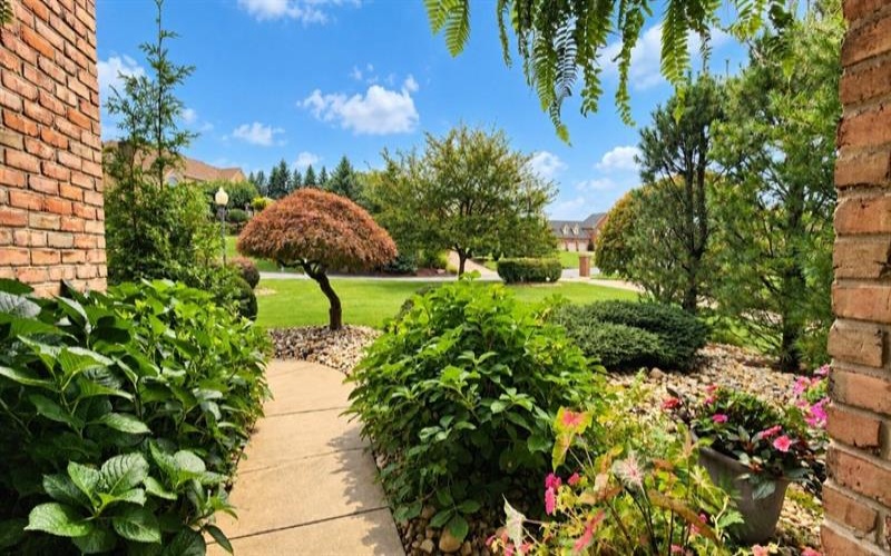 32 Hawthorne Ln, penn Twp, 15642, 4 Bedroom Bedrooms, 11 Room Rooms,4.1 BathroomBathrooms,Residential,For Sale,Hawthorne Ln,1767059