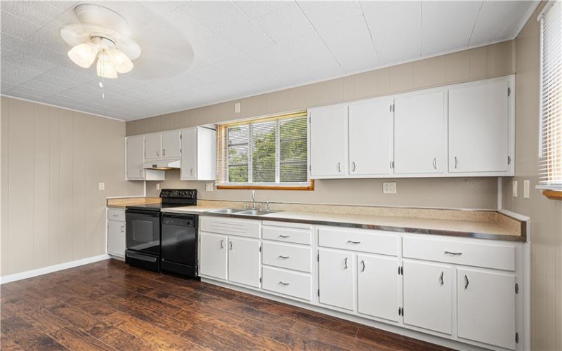 15 Maple Street, Ellsworth, 15331, 2 Bedrooms Bedrooms, 6 Rooms Rooms,2 BathroomsBathrooms,Residential,For Sale,Maple Street,1765567