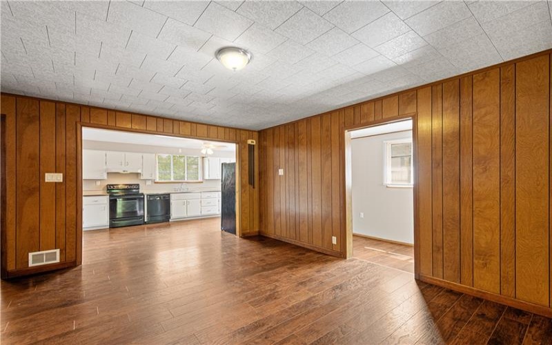 15 Maple Street, Ellsworth, 15331, 2 Bedrooms Bedrooms, 6 Rooms Rooms,2 BathroomsBathrooms,Residential,For Sale,Maple Street,1765567