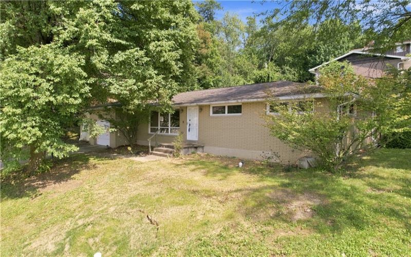 708 Florida Ave, Jeannette, 15644, 3 Bedroom Bedrooms, 9 Room Rooms,2 BathroomBathrooms,Residential,For Sale,Florida Ave,1767097