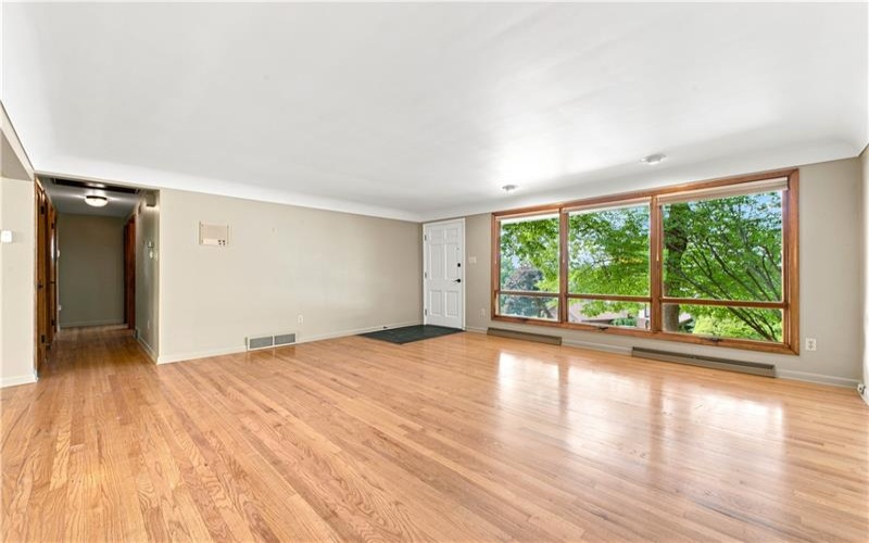 708 Florida Ave, Jeannette, 15644, 3 Bedroom Bedrooms, 9 Room Rooms,2 BathroomBathrooms,Residential,For Sale,Florida Ave,1767097