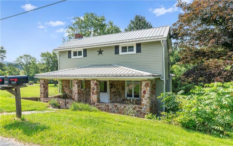 224 East End, Connellsville, 15425, 3 Bedrooms Bedrooms, ,1 BathroomBathrooms,Residential,For Sale,East End,1765653