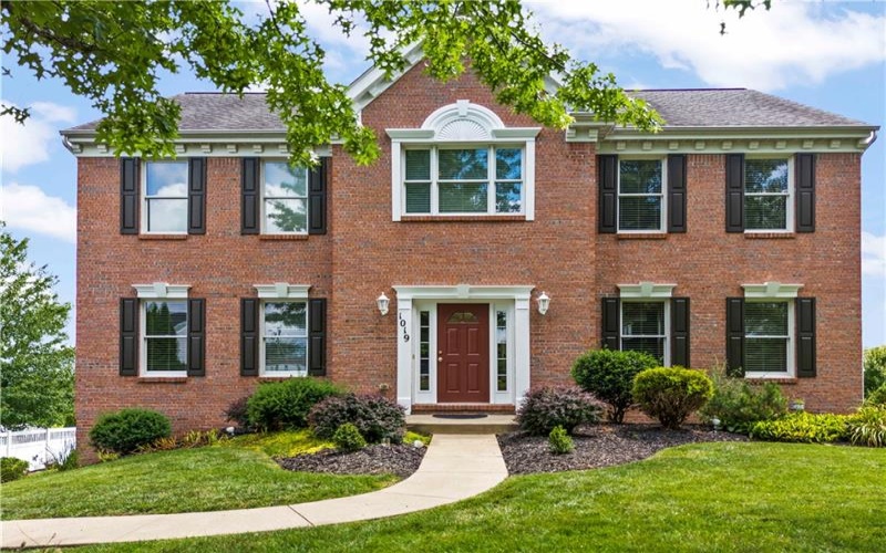 1019 Greenfield, Canonsburg, 15317, 5 Bedrooms Bedrooms, 13 Rooms Rooms,3.1 BathroomsBathrooms,Residential,For Sale,Greenfield,1767141
