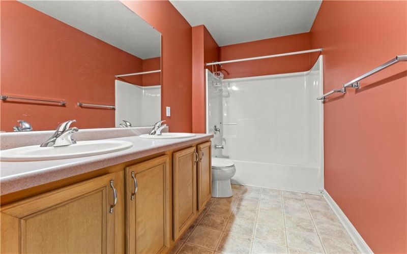 1019 Greenfield, Canonsburg, 15317, 5 Bedrooms Bedrooms, 13 Rooms Rooms,3.1 BathroomsBathrooms,Residential,For Sale,Greenfield,1767141