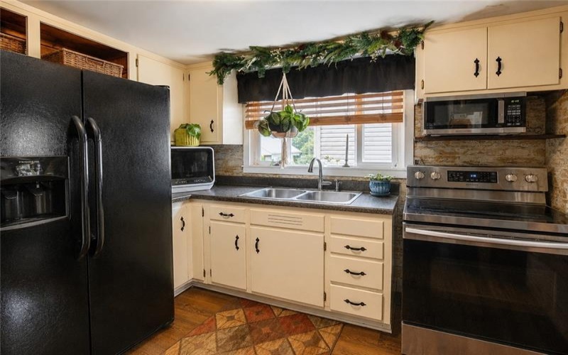 170 Downer Ave, Uniontown, 15401, 3 Bedrooms Bedrooms, ,2 BathroomsBathrooms,Residential,For Sale,Downer Ave,1767144