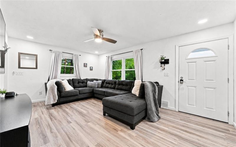 1760 State Route 119, Greensburg, 15601, 3 Bedroom Bedrooms, 7 Room Rooms,2 BathroomBathrooms,Residential,For Sale,State Route 119,1767172