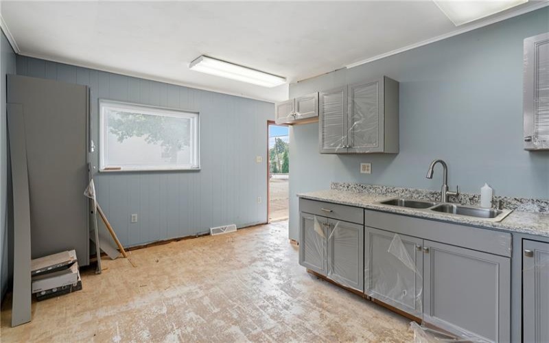 2915 Leechburg, Lower Burrell, 15068, ,Commercial-industrial-business,For Sale,Leechburg,1765707