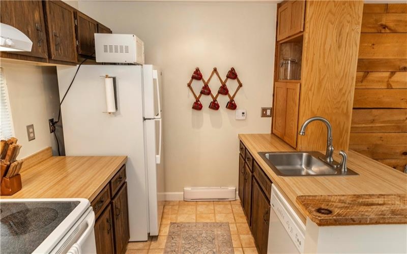 55 Valleyview Drive, Hidden Valley, 15502, 3 Bedrooms Bedrooms, 9 Rooms Rooms,1.1 BathroomsBathrooms,Residential,For Sale,Valleyview Drive,1767199