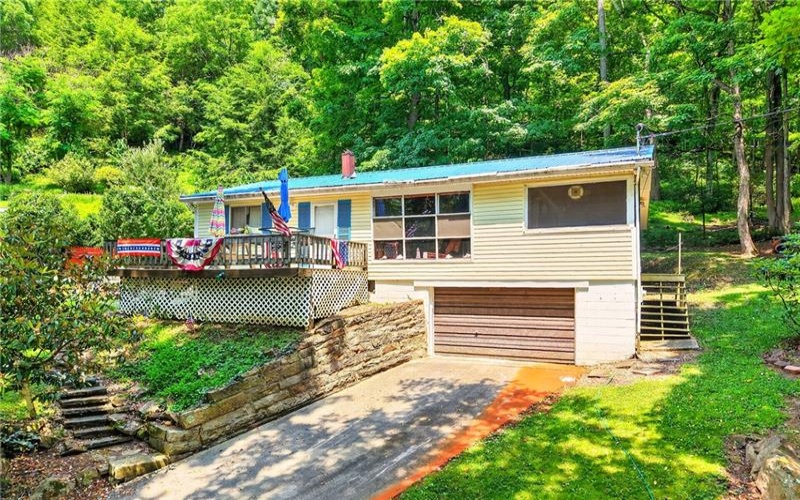 627 Lakeview Rd, Confluence, 15424, 3 Bedrooms Bedrooms, ,1.1 BathroomsBathrooms,Residential,For Sale,Lakeview Rd,1765727