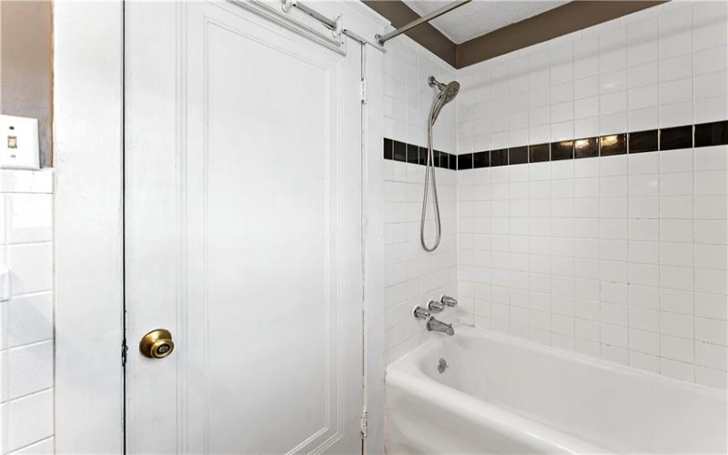 341 Elizabeth St, Uniontown, 15401, 4 Bedrooms Bedrooms, ,2.1 BathroomsBathrooms,Residential,For Sale,Elizabeth St,1767223
