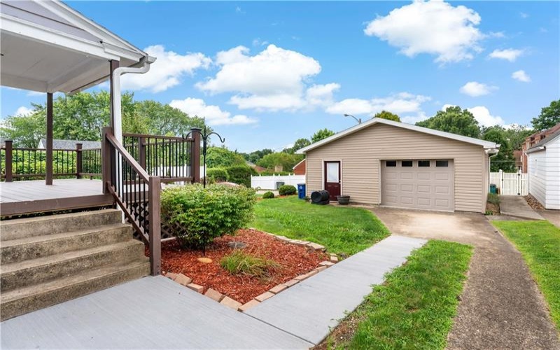 341 Elizabeth St, Uniontown, 15401, 4 Bedrooms Bedrooms, ,2.1 BathroomsBathrooms,Residential,For Sale,Elizabeth St,1767223