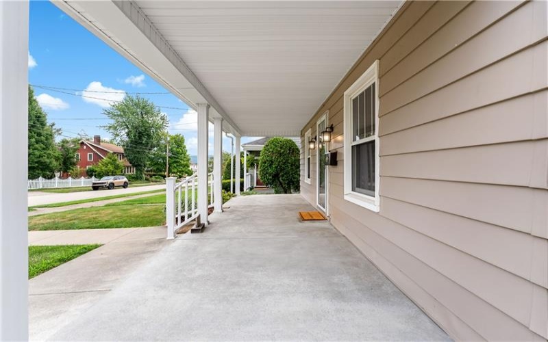 341 Elizabeth St, Uniontown, 15401, 4 Bedrooms Bedrooms, ,2.1 BathroomsBathrooms,Residential,For Sale,Elizabeth St,1767223