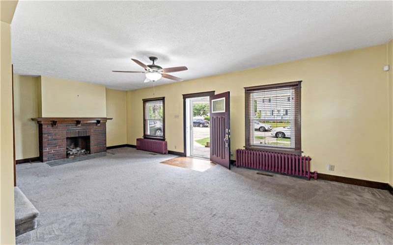 341 Elizabeth St, Uniontown, 15401, 4 Bedrooms Bedrooms, ,2.1 BathroomsBathrooms,Residential,For Sale,Elizabeth St,1767223