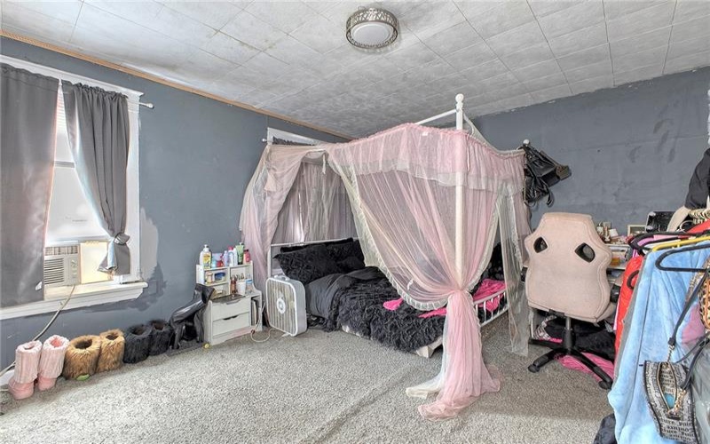 218 4th Street, Jeannette, 15644, 4 Bedrooms Bedrooms, 7 Rooms Rooms,1.1 BathroomsBathrooms,Residential,For Sale,4th Street,1765750