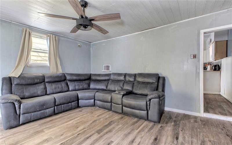 218 4th Street, Jeannette, 15644, 4 Bedrooms Bedrooms, 7 Rooms Rooms,1.1 BathroomsBathrooms,Residential,For Sale,4th Street,1765750