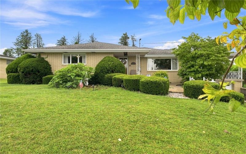 333 Ridge Ave, Monessen, 15062, 3 Bedrooms Bedrooms, 9 Rooms Rooms,2 BathroomsBathrooms,Residential,For Sale,Ridge Ave,1767253
