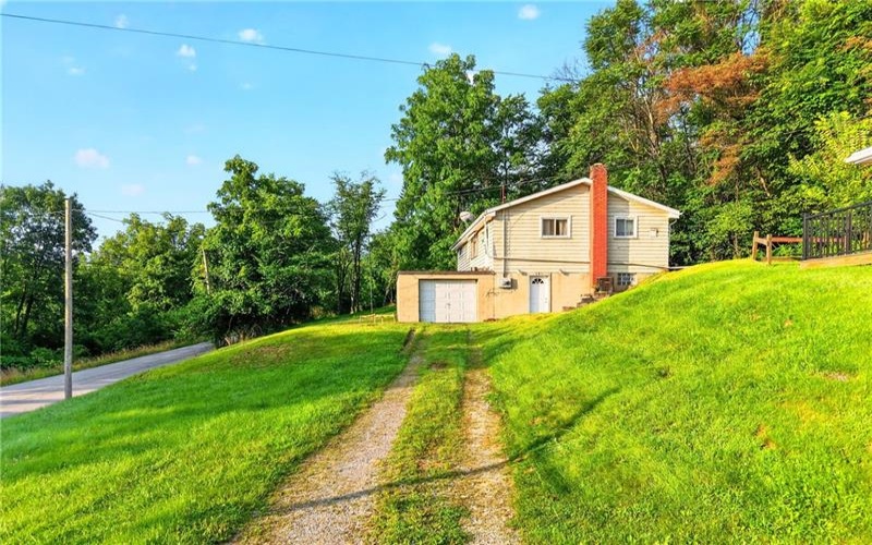 203 History Lane, Rostraver Twp., 15012, 3 Bedroom Bedrooms, 7 Room Rooms,2 BathroomBathrooms,Residential,For Sale,History Lane,1767257