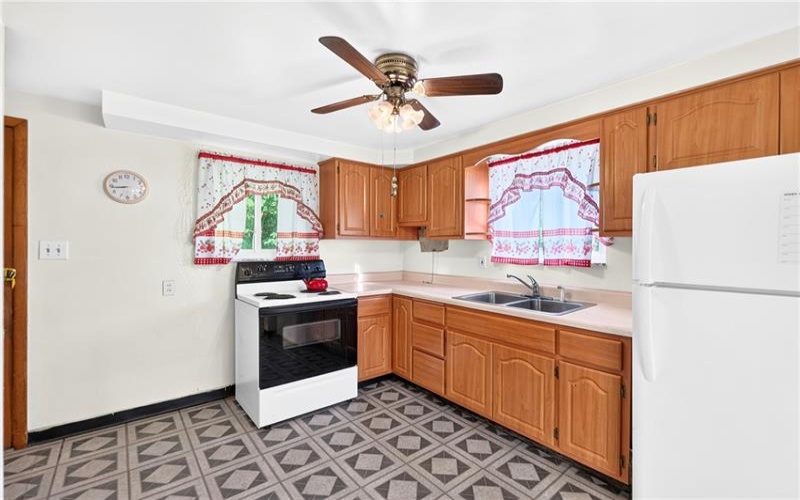 203 History Lane, Rostraver Twp., 15012, 3 Bedroom Bedrooms, 7 Room Rooms,2 BathroomBathrooms,Residential,For Sale,History Lane,1767257