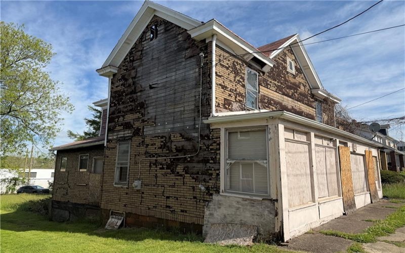 221 Gallatin Ave, Uniontown, 15401, 4 Bedrooms Bedrooms, ,1.1 BathroomsBathrooms,Residential,For Sale,Gallatin Ave,1765793
