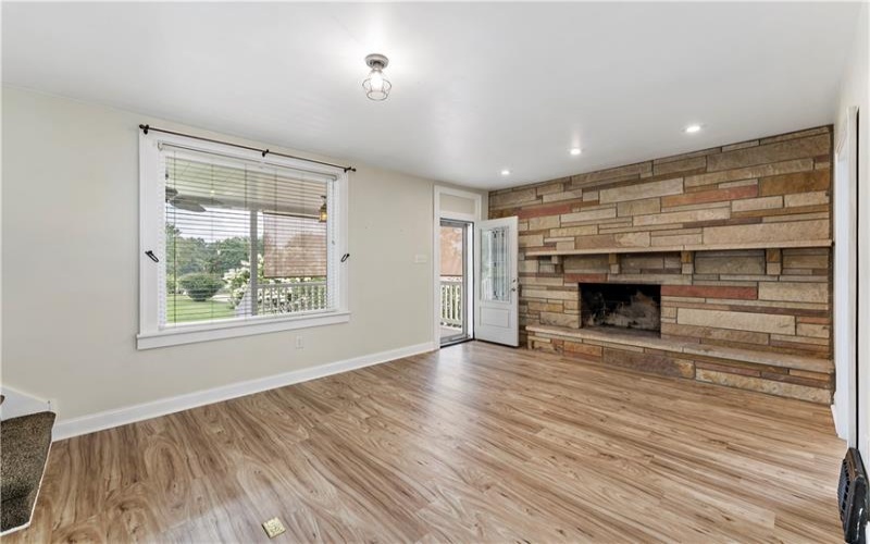 110 Barnes Rd, Hopwood, 15445, 2 Bedrooms Bedrooms, ,1.1 BathroomsBathrooms,Residential,For Sale,Barnes Rd,1767262