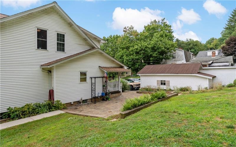 110 Barnes Rd, Hopwood, 15445, 2 Bedrooms Bedrooms, ,1.1 BathroomsBathrooms,Residential,For Sale,Barnes Rd,1767262