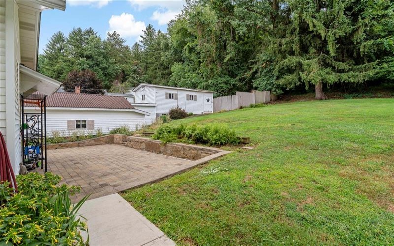 110 Barnes Rd, Hopwood, 15445, 2 Bedrooms Bedrooms, ,1.1 BathroomsBathrooms,Residential,For Sale,Barnes Rd,1767262