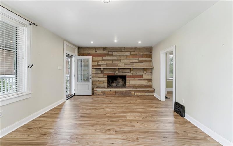 110 Barnes Rd, Hopwood, 15445, 2 Bedrooms Bedrooms, ,1.1 BathroomsBathrooms,Residential,For Sale,Barnes Rd,1767262