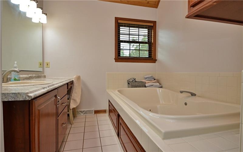 516 Donatello, Irwin, 15642, 4 Bedrooms Bedrooms, ,3.1 BathroomsBathrooms,Residential,For Sale,Donatello,1765839