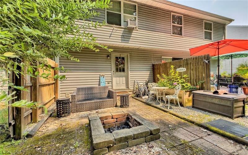 112 Winston Way, Greensburg, 15601, 2 Bedroom Bedrooms, 6 Room Rooms,1.1 BathroomBathrooms,Residential,For Sale,Winston Way,1767283