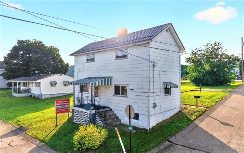 698 High Street, California, 15419, 2 Bedrooms Bedrooms, 5 Rooms Rooms,1 BathroomBathrooms,Residential,For Sale,High Street,1767288