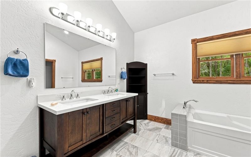 981 State Route 271, Ligonier, 15658, 2 Bedroom Bedrooms, 5 Room Rooms,3 BathroomBathrooms,Residential,For Sale,State Route 271,1767311