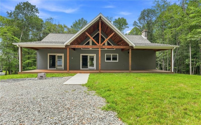 981 State Route 271, Ligonier, 15658, 2 Bedroom Bedrooms, 5 Room Rooms,3 BathroomBathrooms,Residential,For Sale,State Route 271,1767311