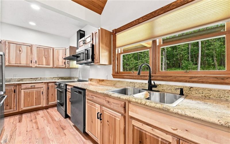 981 State Route 271, Ligonier, 15658, 2 Bedroom Bedrooms, 5 Room Rooms,3 BathroomBathrooms,Residential,For Sale,State Route 271,1767311