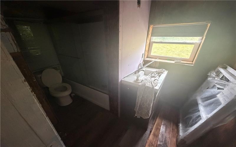 201 Elm Rd, Uniontown, 15401, 2 Bedrooms Bedrooms, ,1 BathroomBathrooms,Residential,For Sale,Elm Rd,1767313