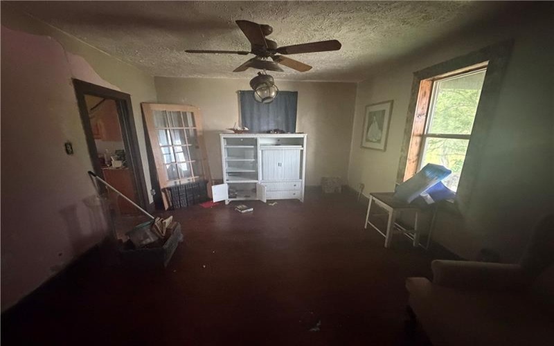 201 Elm Rd, Uniontown, 15401, 2 Bedrooms Bedrooms, ,1 BathroomBathrooms,Residential,For Sale,Elm Rd,1767313