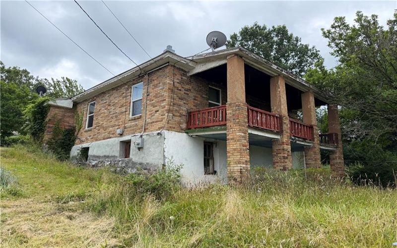 201 Elm Rd, Uniontown, 15401, 2 Bedrooms Bedrooms, ,1 BathroomBathrooms,Residential,For Sale,Elm Rd,1767313